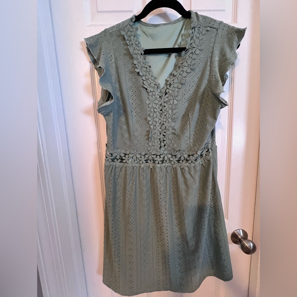 Floral Lace Midi Dress in Soft Green